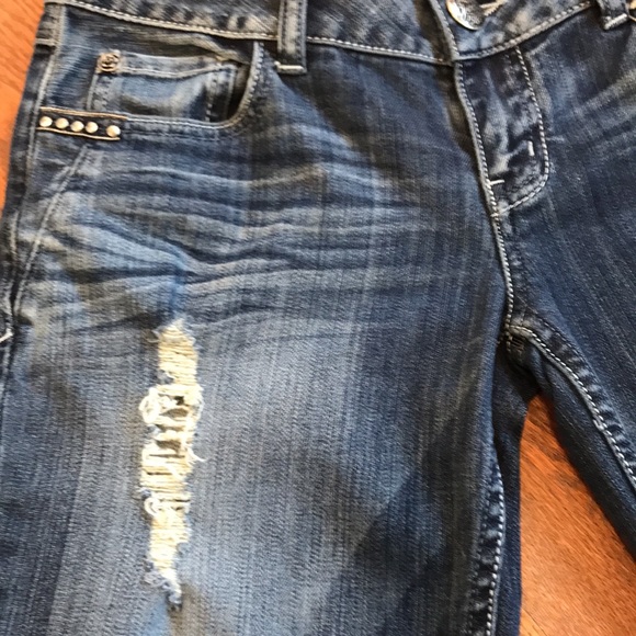 Guess jeans. Daredevil skinny fit. Grommets, distress, embroidery. Size 28 - Picture 13 of 16
